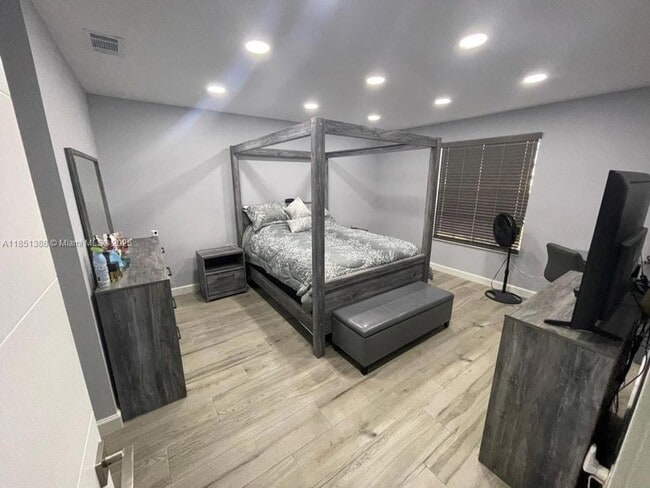 Foto del edificio - 4629 Vilabella Dr