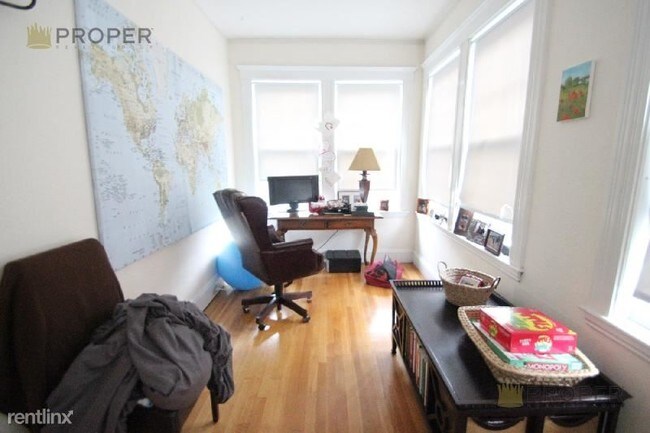 Foto del edificio - 5 br, 2 bath Apartment - 95 Verndale St # 2