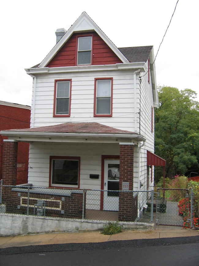 Building Photo - 118 Schuchert St