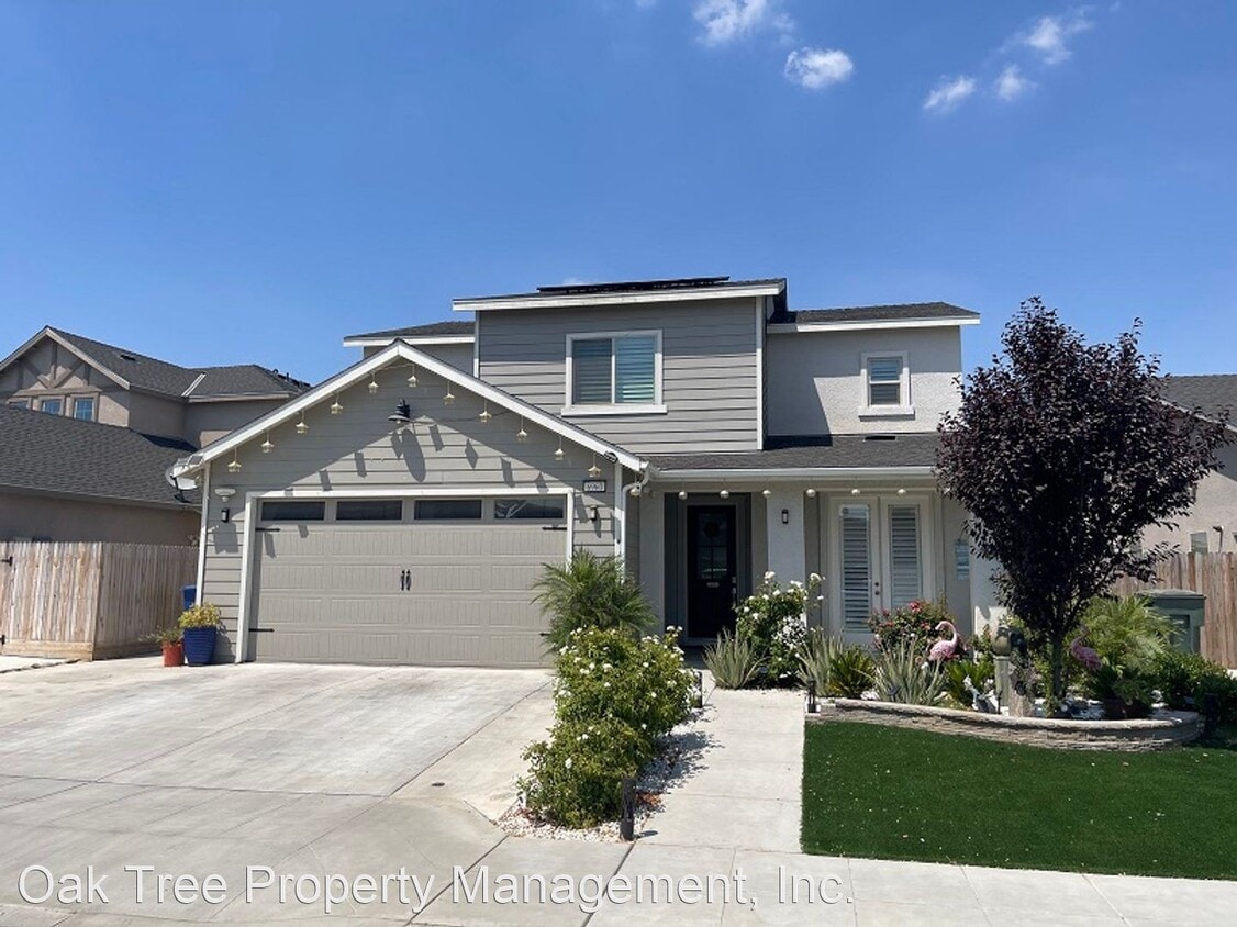 Primary Photo - 4 br, 2.5 bath House - 6960 E. Fedora Avenue