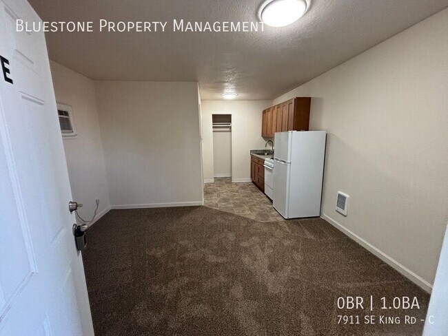 Building Photo - 7911 SE King Rd