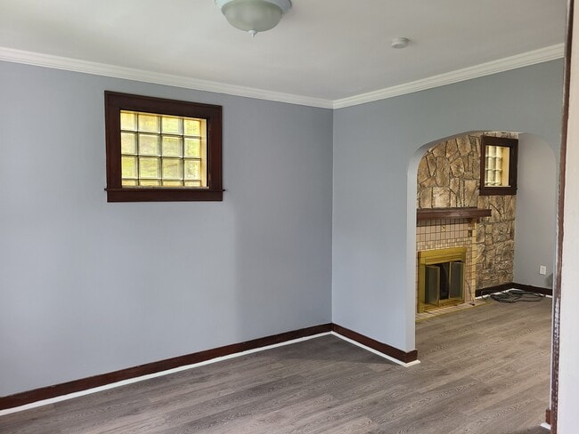 Building Photo - 1263 Grotto St