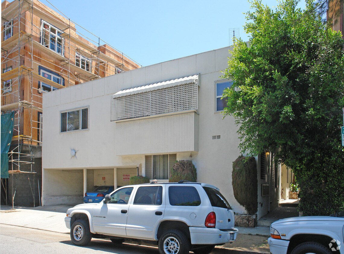 Building Photo - 142 N Clark Dr
