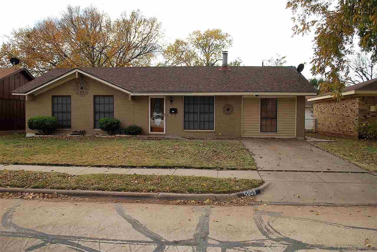 Primary Photo - 5008 Rock Point St
