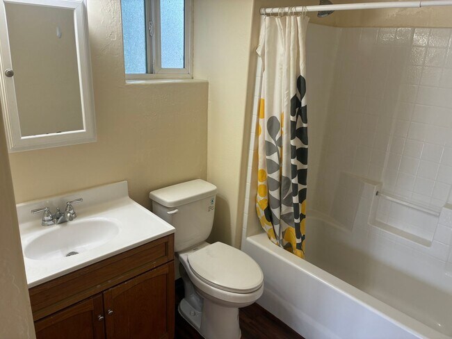 Foto del edificio - 3260 West End Rd