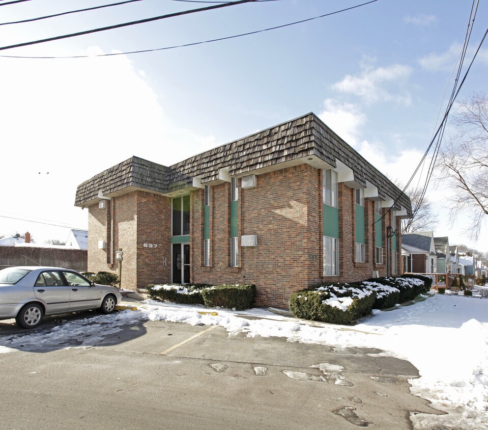 Primary Photo - 637 Princeton Rd