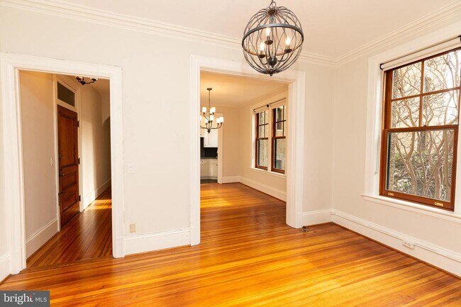 Foto del edificio - 2853 Ontario Rd NW