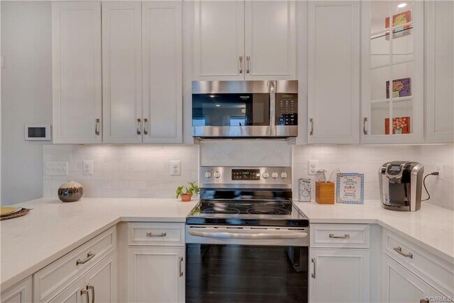 Building Photo - 806 Wesley Lane Unit A  Charlottesville, V...