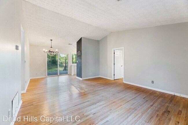 Foto del edificio - 3 br, 2 bath House - 2817 Fantasy Ln