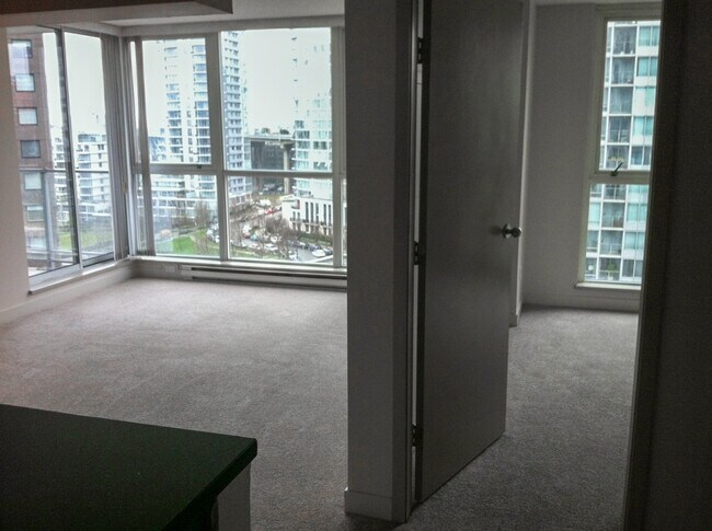 Photo du bâtiment - 903-1408 Strathmore Mews