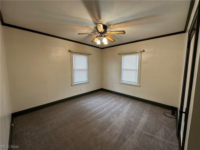 Building Photo - 70-72 Clifton Dr