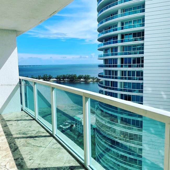 Breathtaking water views. - 2101 BRICKELL Ave