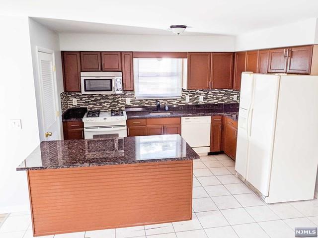Large Eat in Kitchen - 10 Elm Ct