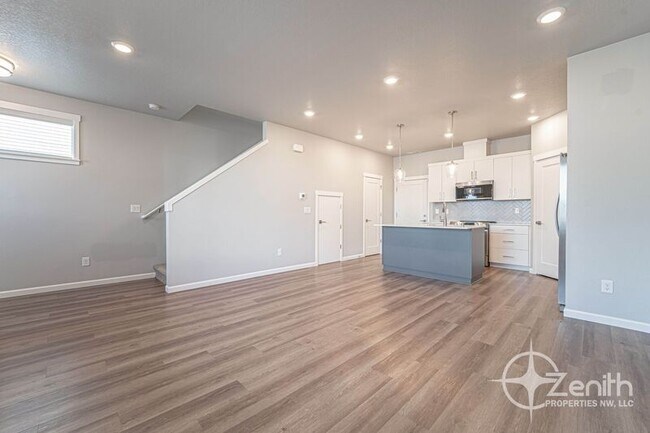 Foto del edificio - 16323 NE 21st St