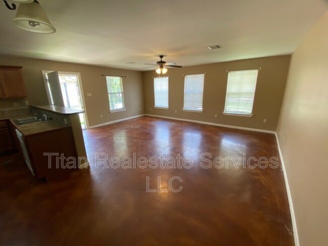 Building Photo - 308 S Landry Dr