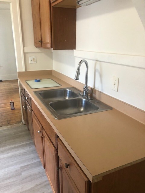 Kitchen - 234 Roxborough Rd