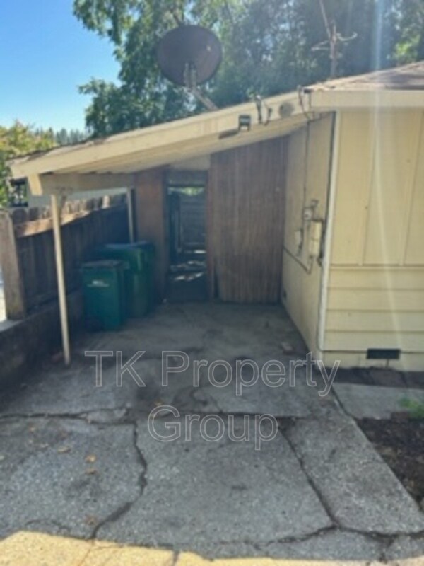 Building Photo - 307 E Maryland Dr