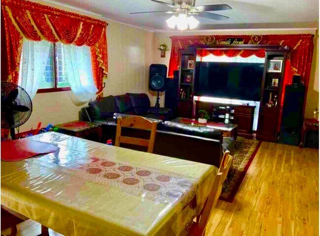 Foto del edificio - 2668 Kalihi St