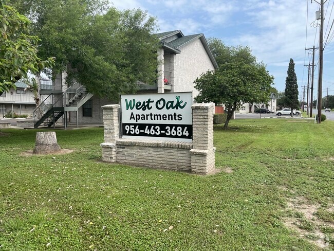 Building Photo - West Oak Apartments