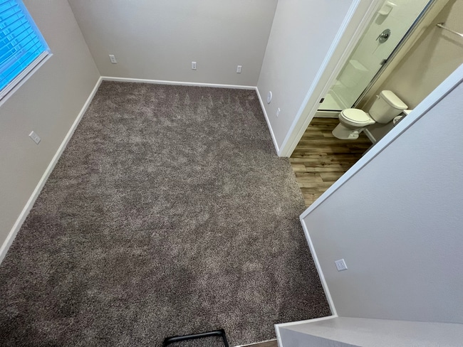 Den 9' by 9' bathroom entry - 13735 Del Corso Way