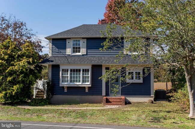 Building Photo - 766 Sergeantsville Rd