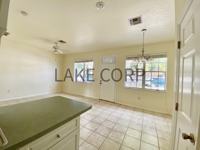 Building Photo - 2800 FL-17