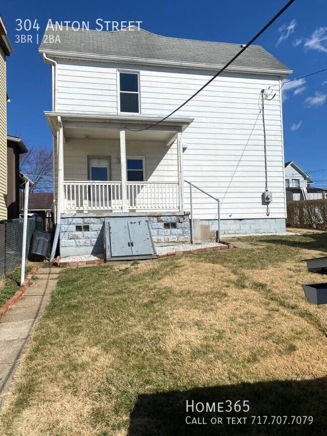 Building Photo - Gorgeous 3 Bedroom, 2 bath home