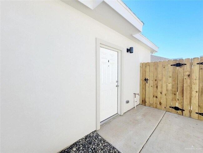 Foto del edificio - 1303 Petri Dr