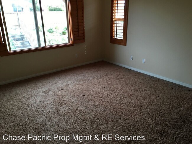 Building Photo - 3 br, 2.5 bath House - 5029 Crescent Bay D...