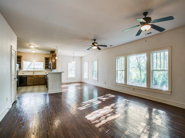 Building Photo - 10306 Country Club Dr