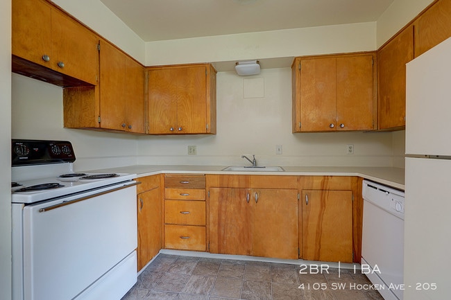 Building Photo - 4105 SW Hocken Ave