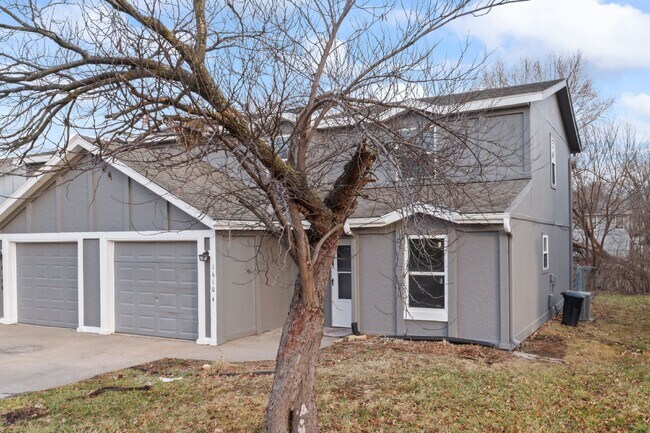 Building Photo - 16104 W 141st Terrace
