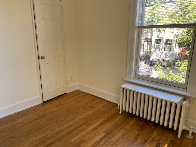 Foto del edificio - 301 9th St SE