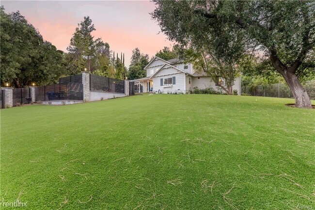 Building Photo - 4 br, 3 bath House - 4641 Caritina Dr