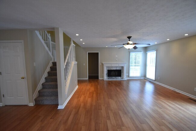 Building Photo - 1409 Christiana Dr
