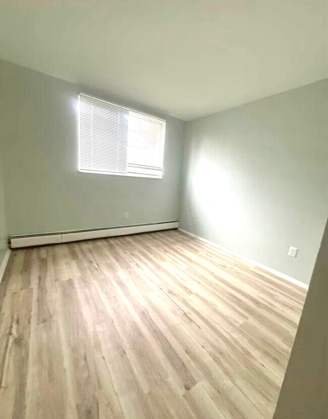 Foto del edificio - 2969 Four Towers Dr