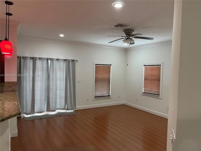 Building Photo - 425 NW 135th St