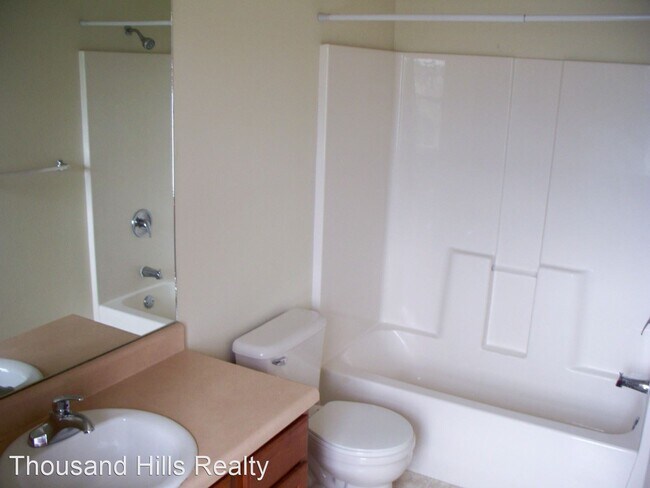 Foto del edificio - 3 br, 3 bath House - 170 Forest Lane