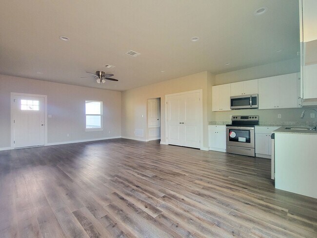 Foto del edificio - Beautiful 3 Bedroom 2 Bath Home!!
