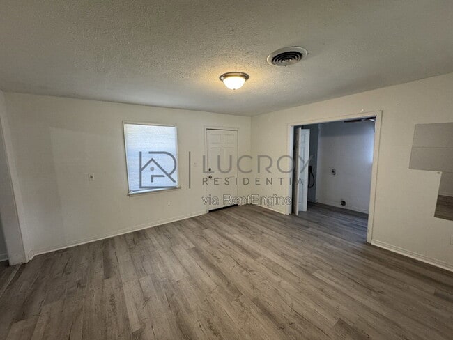 Building Photo - 556 Woodward Ave