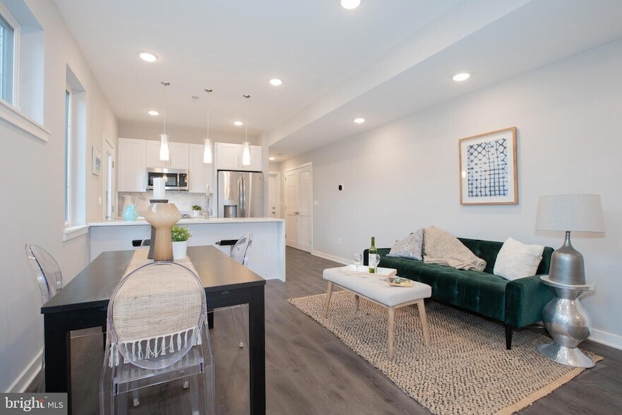 Photo - 1534 Ridge Avenue Unit 202