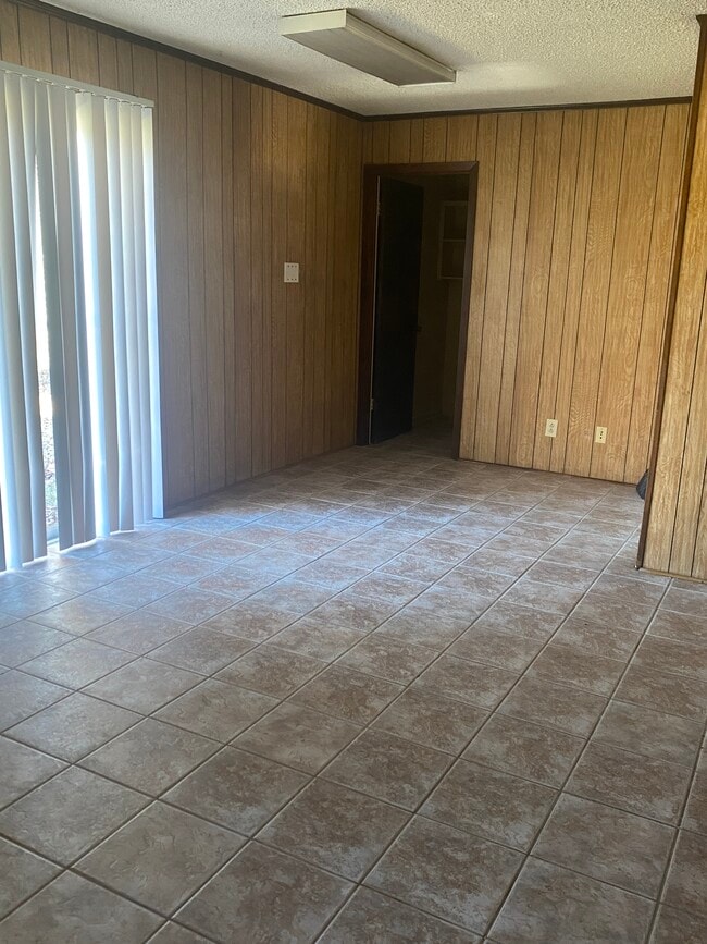 Building Photo - 113 Pecan Lake Estate Rd