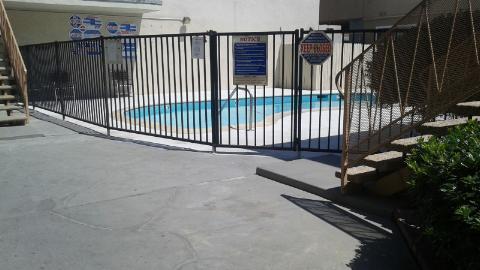 Primary Photo - 14015 Oxnard St