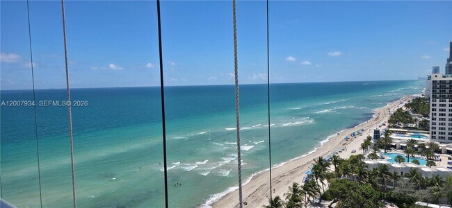 Foto del edificio - 2751 S Ocean Dr