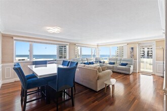 Building Photo - 3000 Holiday Dr