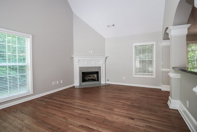 Foto del edificio - 35 Goldfinch Dr
