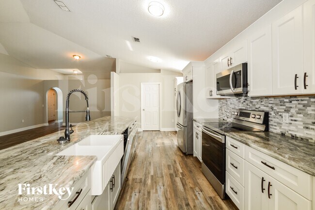 Foto del edificio - 637 Sunway Ln