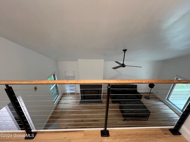 Foto del edificio - 161 Thimbleberry Rd