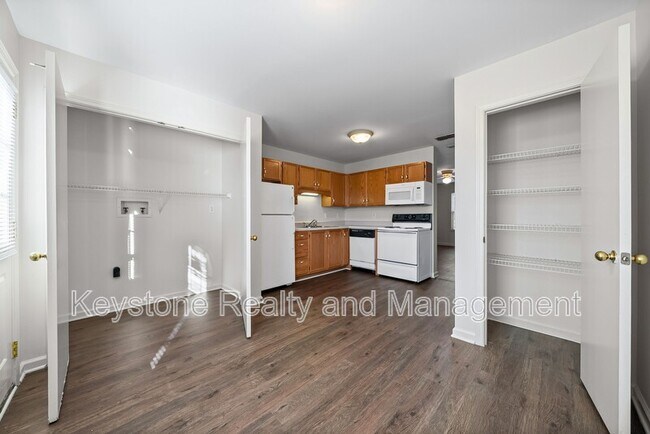 Foto del edificio - 3300 Royster Ln