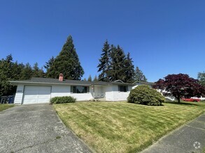 Building Photo - 1023 N Viewmont Dr